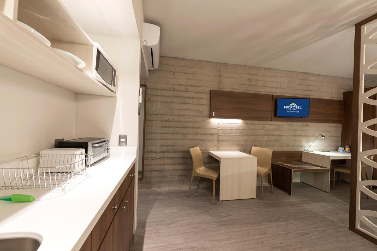 Microtel Inn & Suites By Wyndham Guadalajara Sur Palomar Kültér fotó