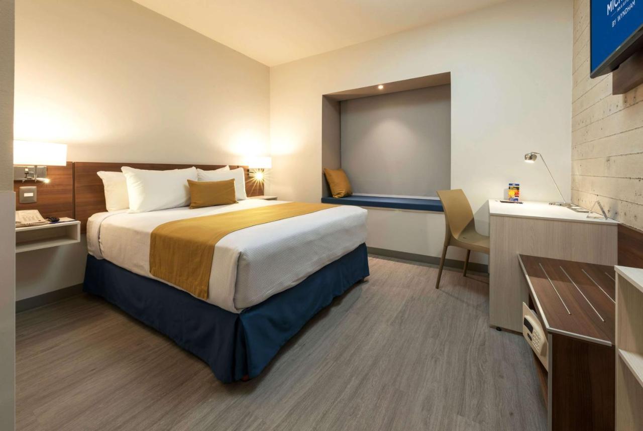 Microtel Inn & Suites By Wyndham Guadalajara Sur Palomar Kültér fotó