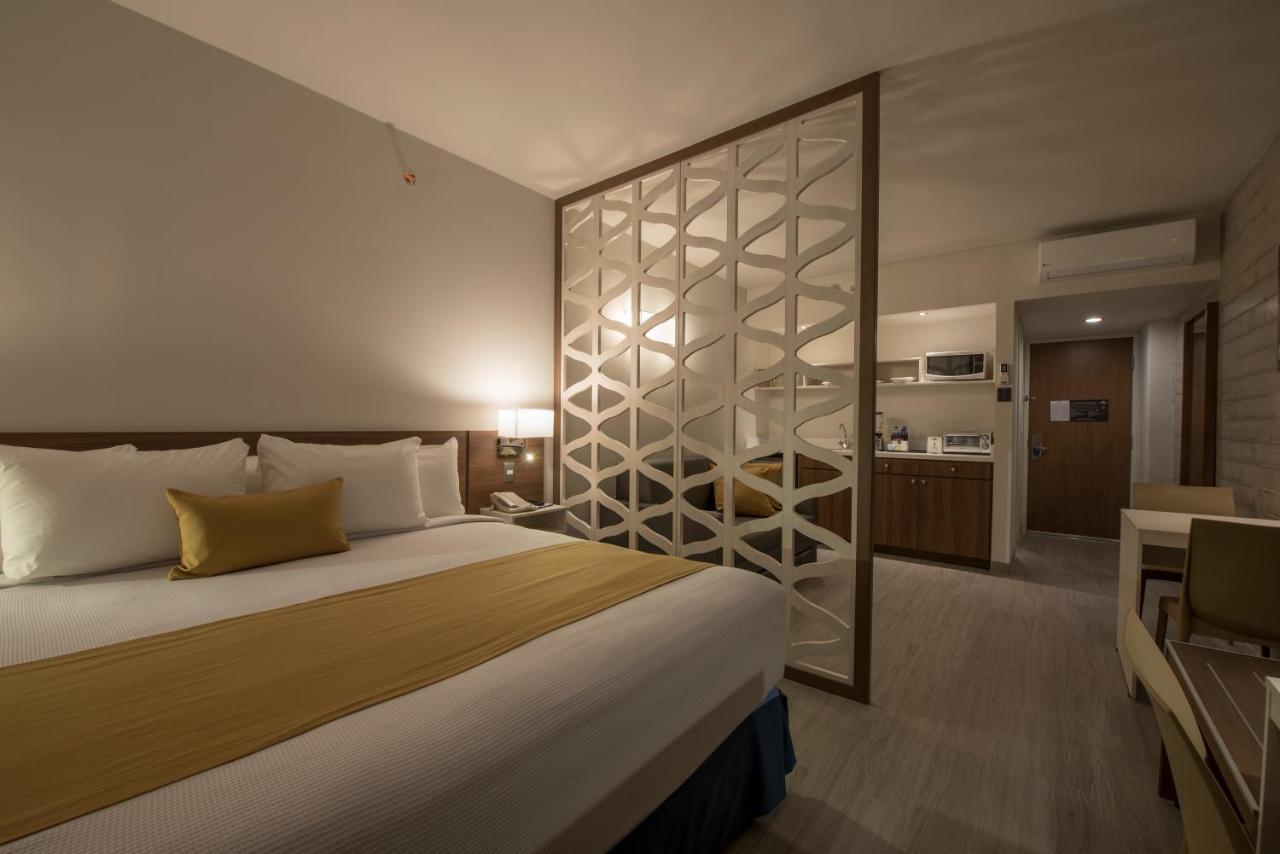 Microtel Inn & Suites By Wyndham Guadalajara Sur Palomar Kültér fotó