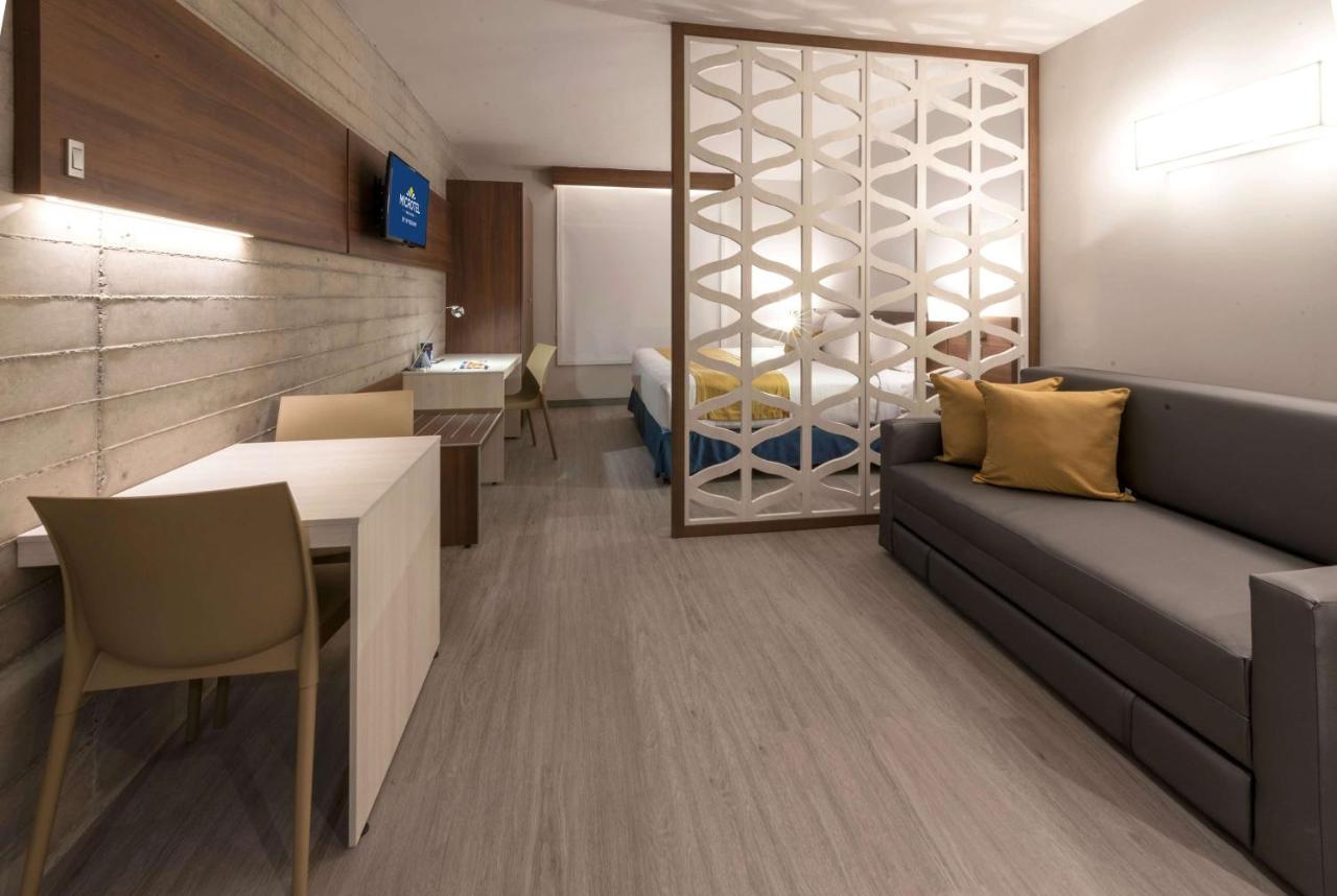 Microtel Inn & Suites By Wyndham Guadalajara Sur Palomar Kültér fotó